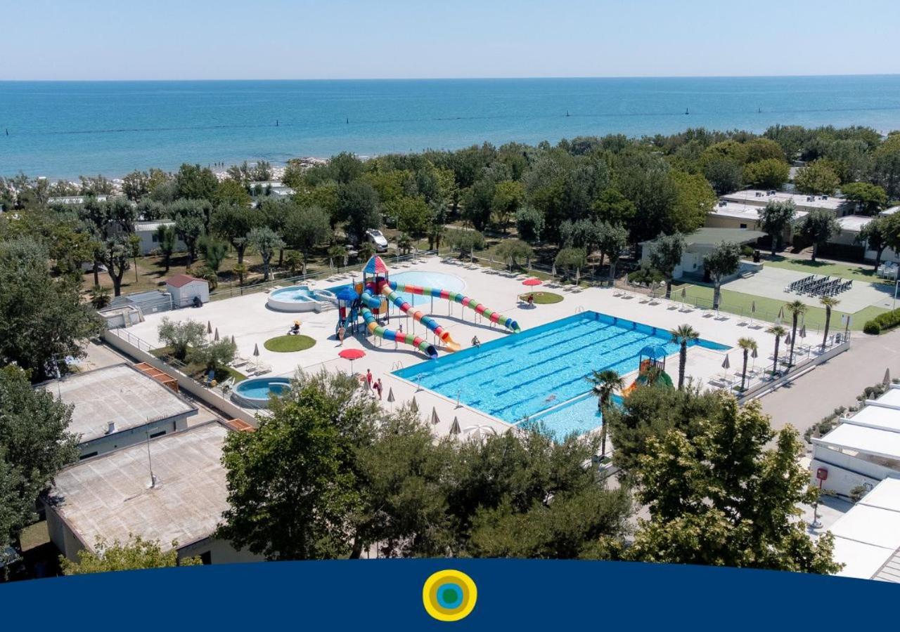 Club Del Sole Stork Family Collection Hotel Giulianova Buitenkant foto