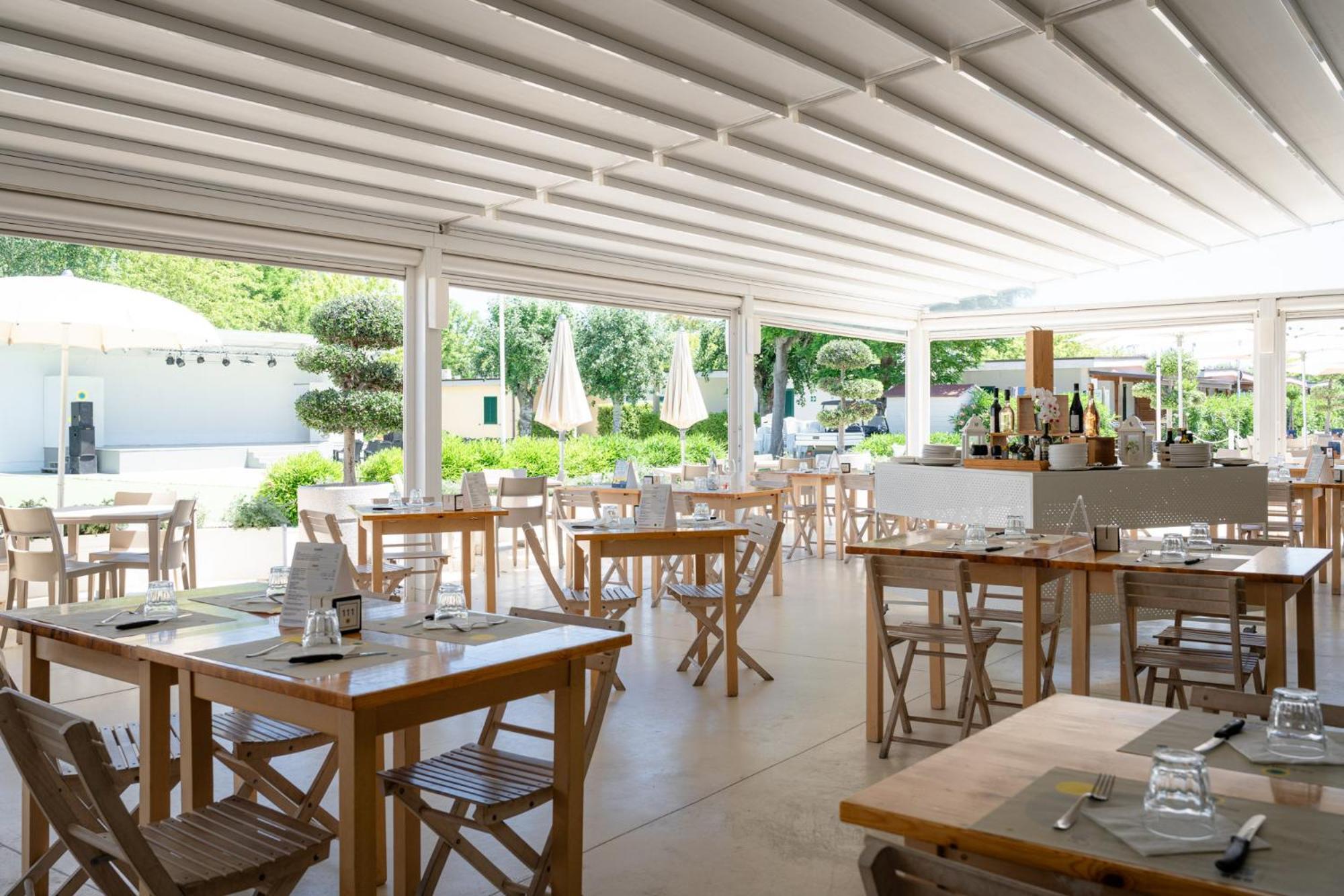 Club Del Sole Stork Family Collection Hotel Giulianova Buitenkant foto