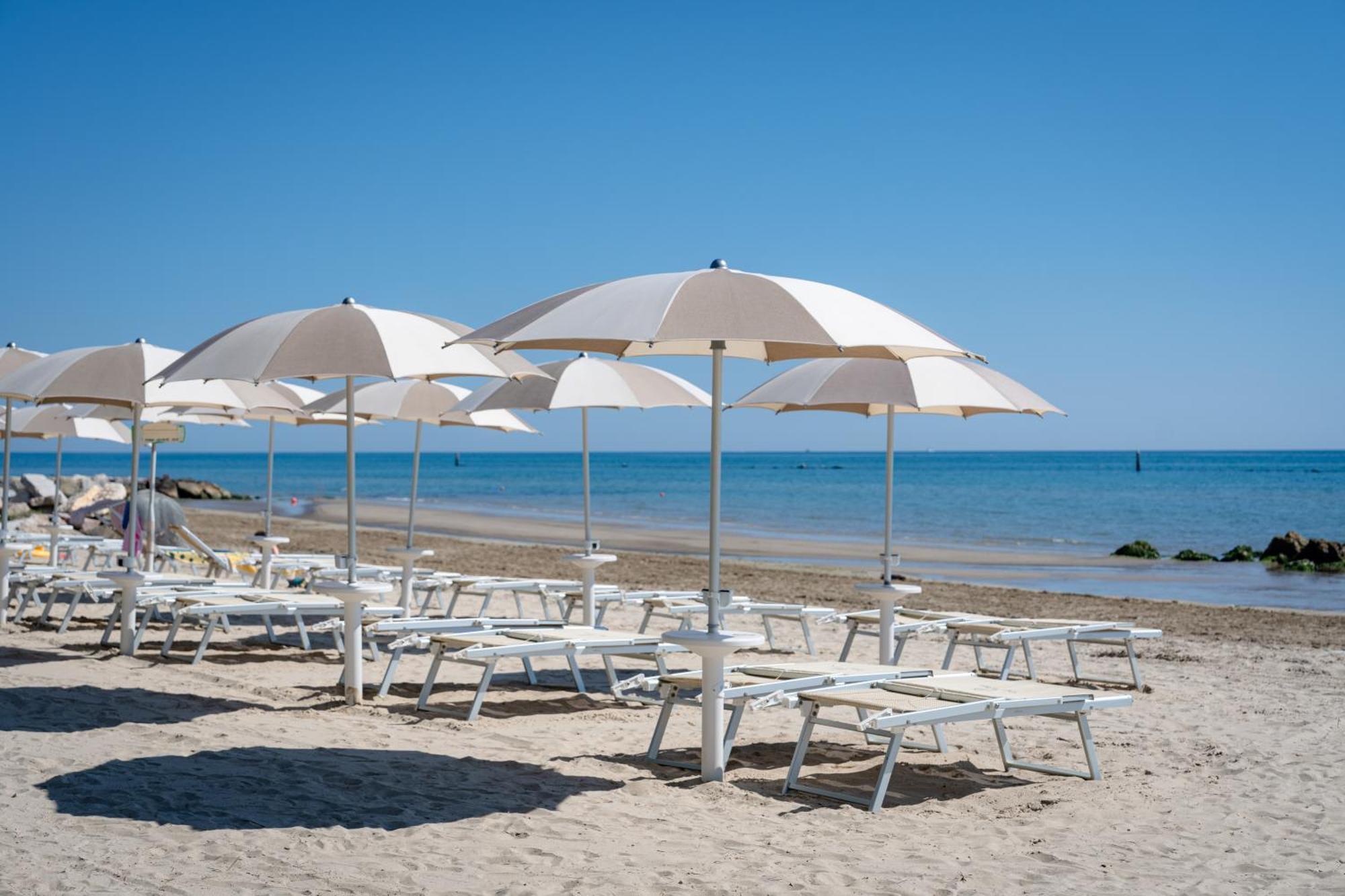 Club Del Sole Stork Family Collection Hotel Giulianova Buitenkant foto